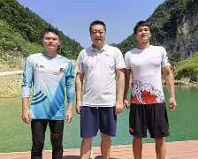  江汉黑豹队对阵徽州鲸鲨队，电竞常规赛险胜，内线统治篮板——边路成突破口