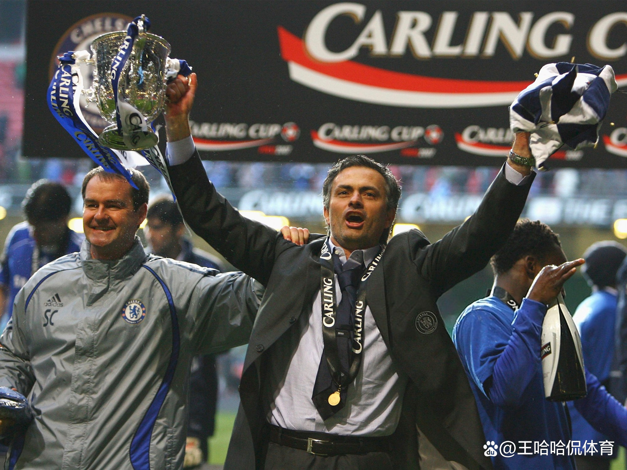  重要助攻首场状态出色，法国队观众沸腾！，穆古鲁扎重返赛场观众掌声雷动