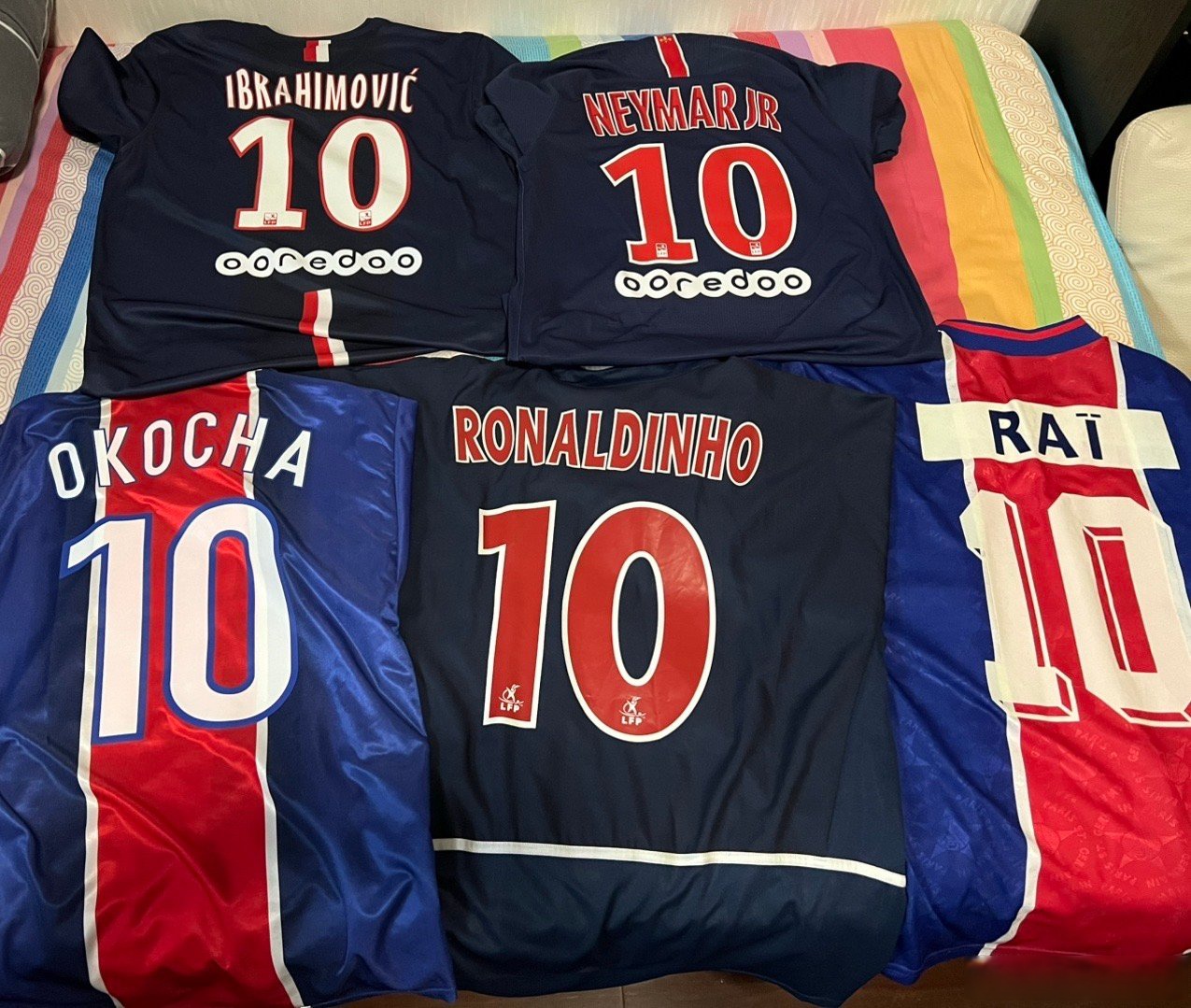 蜂鸟电竞-巴黎圣日耳曼赛前战术微调；志在社区盾名次提升；引发热议；临场指挥获称赞(巴黎圣日耳曼vs卡昂回放)