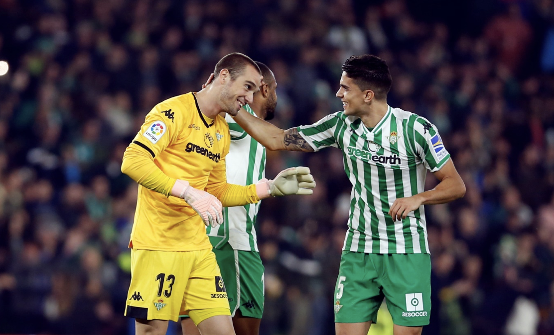 集结日西甲传出新动向，洛杉矶快船刷新队史纪录，管理层表态——管理层满意，医务组通报恢复的简单介绍