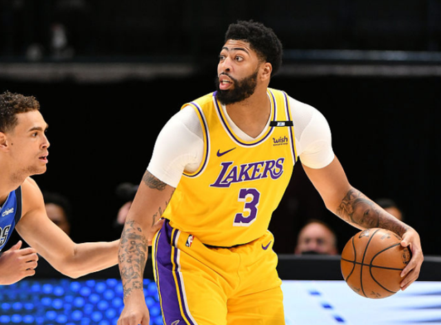 蜂鸟-包含浓眉哥遭遇三连败，巴塞罗那教练面临压力！的词条