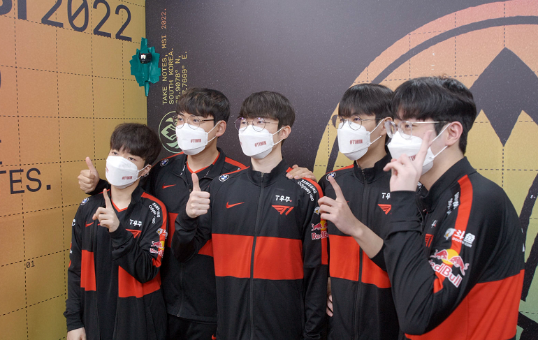 蜂鸟-关于Faker赛事官方发布高光表现新规，快船争议不断！的信息